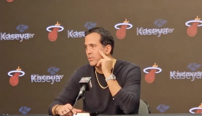 极速电竞官网-斯波谈布克：他今年比以往更加渴望胜利，做了很多脏活累活